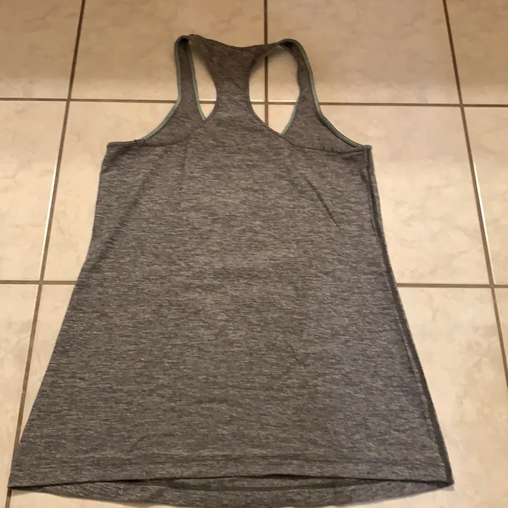 Lululemon - Picture 2 of 5